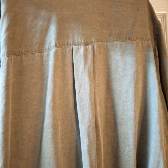 Jane  and Delancey - Picture 5 of 6